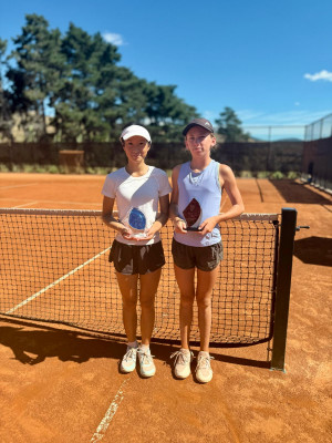 14s Girls Winner and Finalist